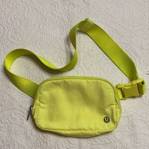 lululemon athletic bag neon yellow zip waist pouch (Fanny Pack)